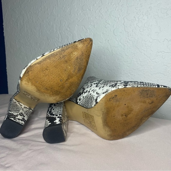 𝅺ALDO Snakeskin Heels - Picture 8 of 8